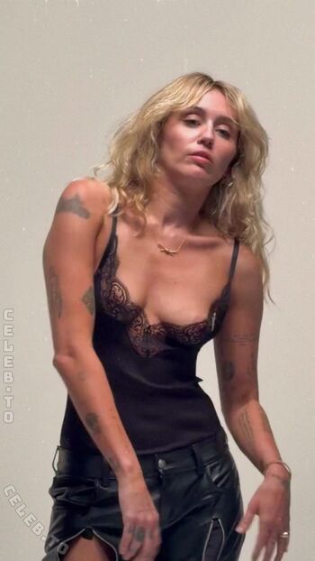 Full leaked Miley cyrus page private onlyfans photo