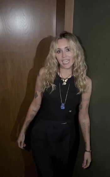 Full leaked Miley cyrus page private onlyfans photo