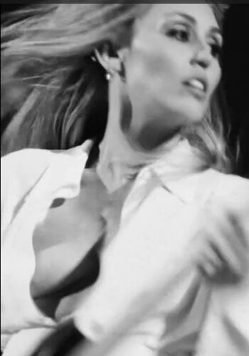 Full leaked Miley cyrus page private onlyfans photo