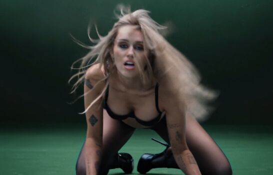 Full leaked Miley cyrus page private onlyfans photo