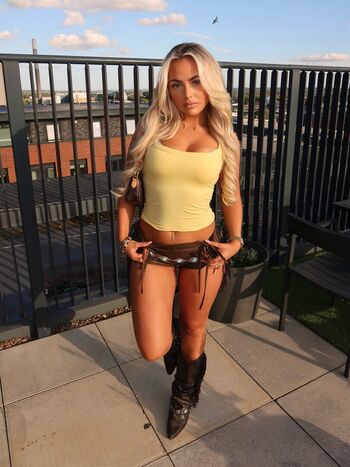 Full leaked Milli tansley private onlyfans photo