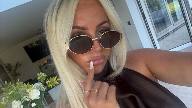 Full leaked Milli tansley private onlyfans photo