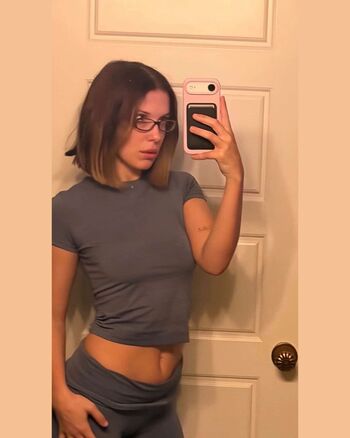 Full leaked Millie bobby brown page private onlyfans photo