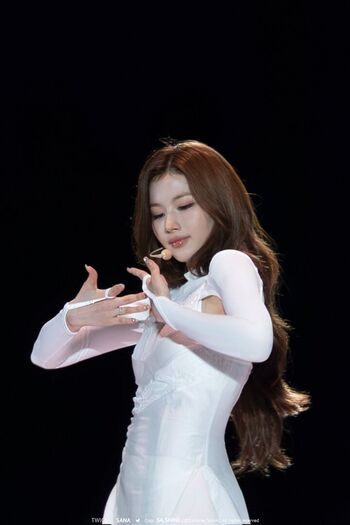 Full leaked Minatozaki sana page private onlyfans photo