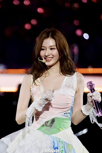 Full leaked Minatozaki sana page private onlyfans photo