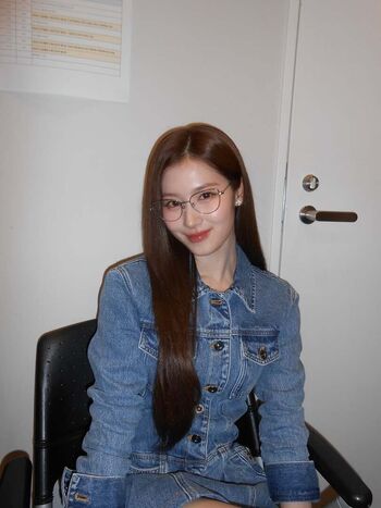 Full leaked Minatozaki sana page private onlyfans photo