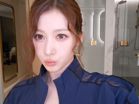 Full leaked Minatozaki sana page private onlyfans photo