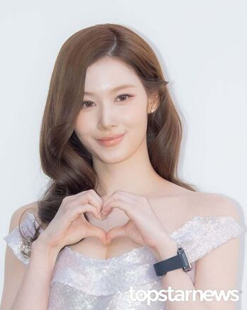 Full leaked Minatozaki sana page private onlyfans photo