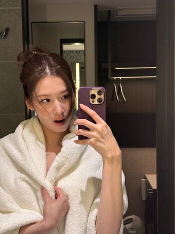 Full leaked Minatozaki sana page private onlyfans photo