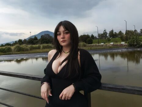 Full leaked Minorinuzumaaki private onlyfans photo