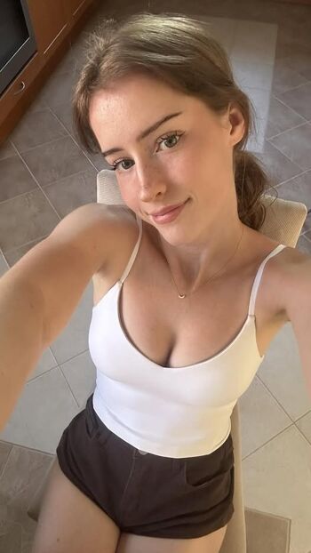 Full leaked Mira private onlyfans photo