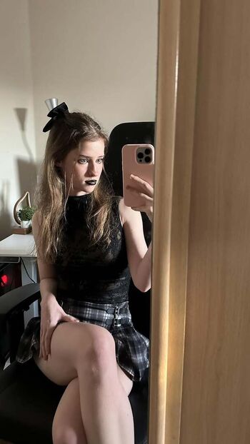 Full leaked Mira page private onlyfans photo