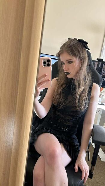 Full leaked Mira page private onlyfans photo