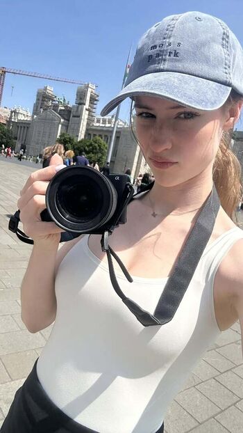 Full leaked Mira private onlyfans photo