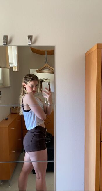 Full leaked Mira private onlyfans photo