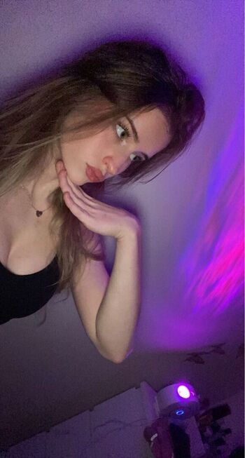 Full leaked Mira private onlyfans photo