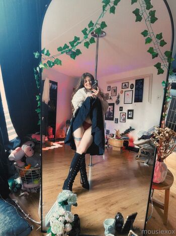 Full leaked Missmousiemouse private onlyfans photo