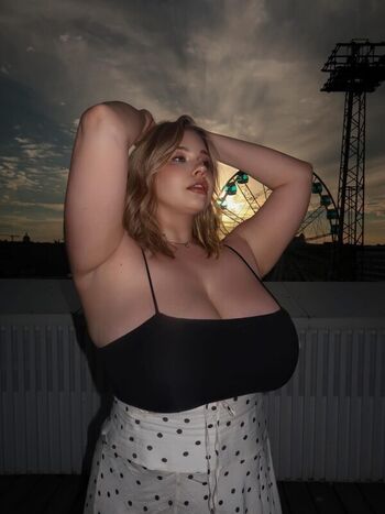Full leaked Missparaskeva page private onlyfans photo