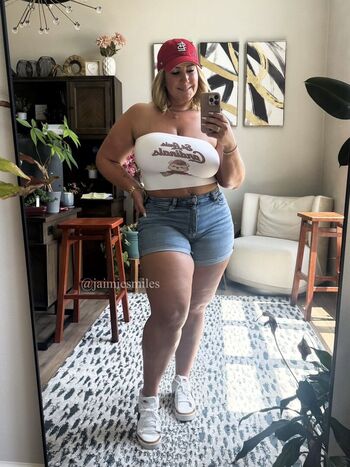 Full leaked Misssmiles private onlyfans photo