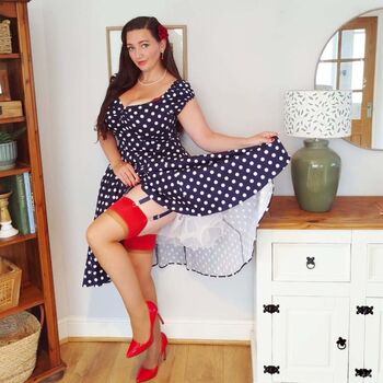 Full leaked Missvintagedresses private onlyfans photo