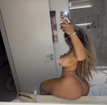 Full leaked Missxom private onlyfans photo