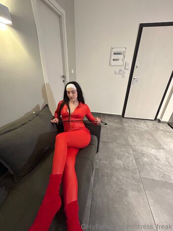 mistress_freak
