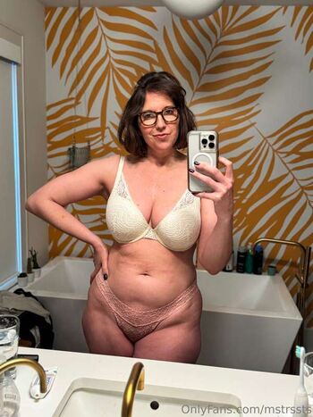 Full leaked Mistress tease private onlyfans photo