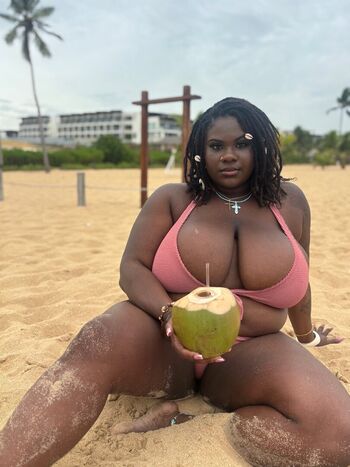 Full leaked Mjmelonz private onlyfans photo