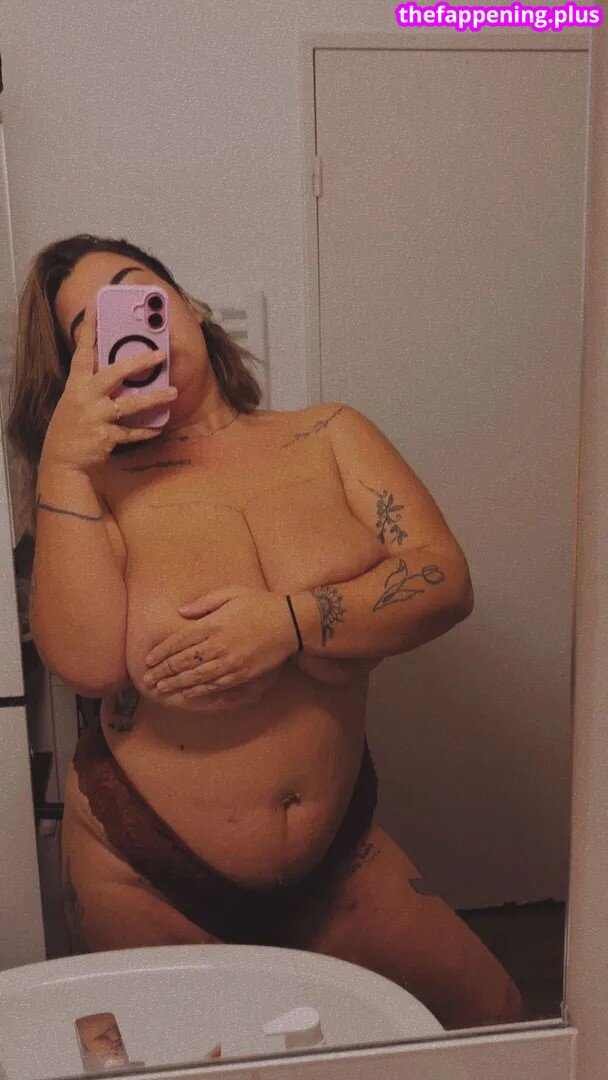 Mmedocile / https: / mme-docile Nude OnlyFans Photo #13