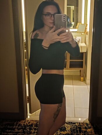 Full leaked Molly bee private onlyfans photo