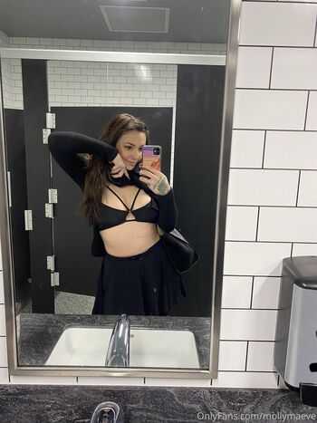 Full leaked Mollymaeve private onlyfans photo