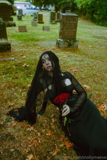 mollymaeve