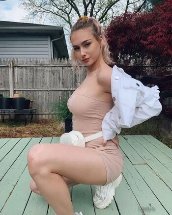 Full leaked Mollyomalia private onlyfans photo