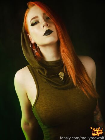 MollyRedWolf