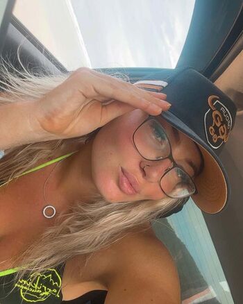 Full leaked Mollyymae private onlyfans photo