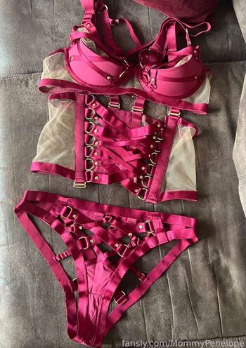 Full leaked Mommy penelope page private onlyfans photo