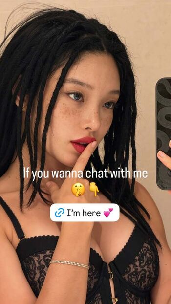Full leaked Mona mi private onlyfans photo