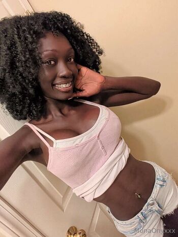 Full leaked Mona onyxxx page private onlyfans photo