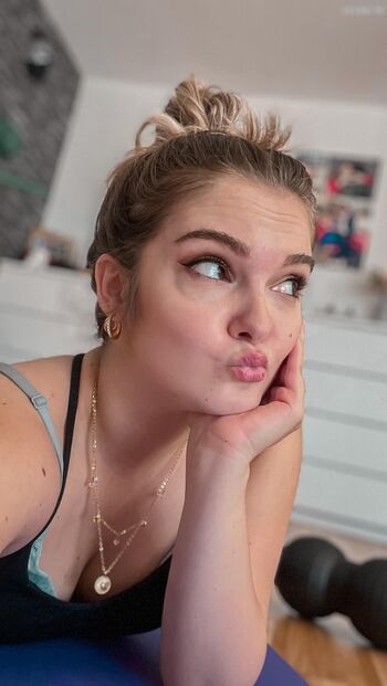 Full leaked Mondwika private onlyfans photo
