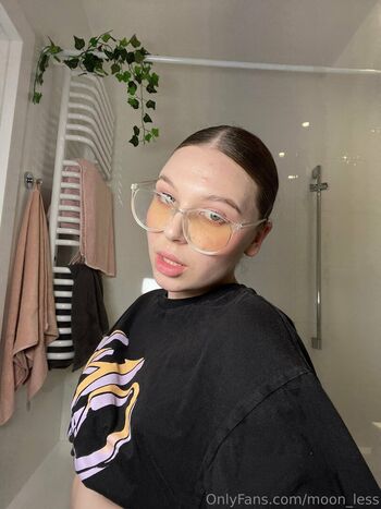 Full leaked Moon less page private onlyfans photo