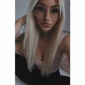 Full leaked Mooni xy private onlyfans photo