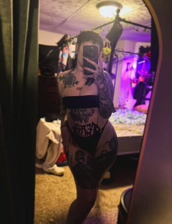 Full leaked Morticia mae private onlyfans photo