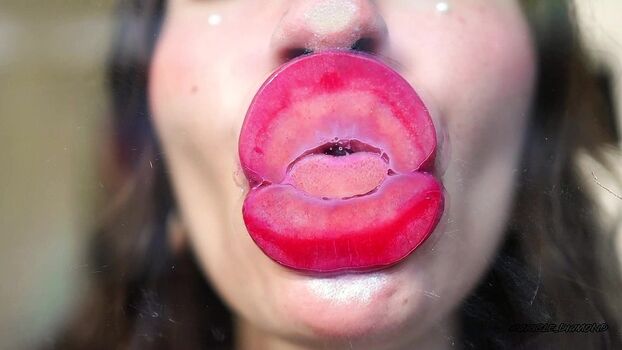 Mouthfetish Girls