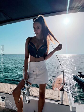 Full leaked Mrs vickeey page private onlyfans photo