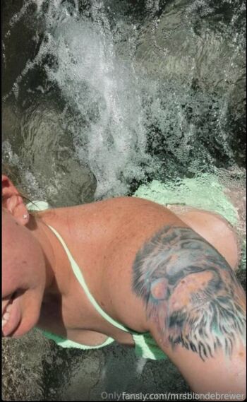 Full leaked Mrsblondebrewer private onlyfans photo