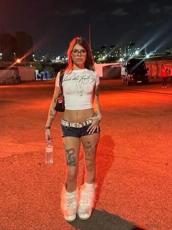 Full leaked Mxlzinhx private onlyfans photo