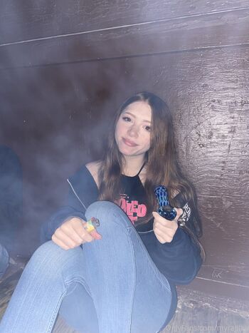 Full leaked Myramoans private onlyfans photo