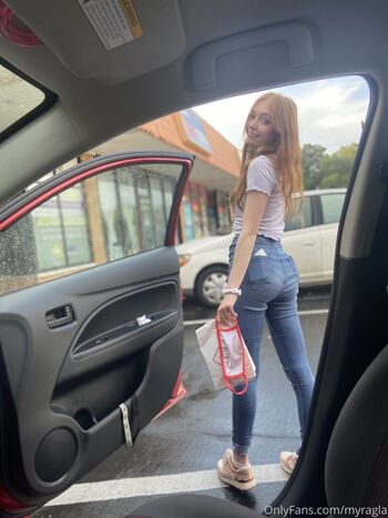 Full leaked Myramoans private onlyfans photo