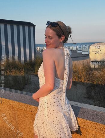 Full leaked Nadine von relaxasmr private onlyfans photo