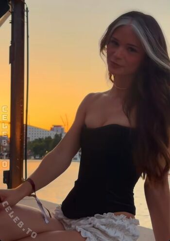 Full leaked Nadinebreaty private onlyfans photo